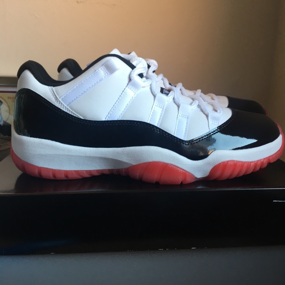 Jordan 11 Concord Breds Size 8.5 and 8 - Picture 2 of 5